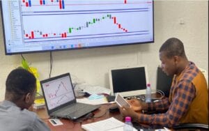 Togo Trading: Des Investisseurs En Colère Sont Venus Réclamer Leurs Dus À Ghislain Awaga