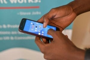 Une Taxe Sur Les Appareils Mobiles Soulève Le Tollé En Rdc