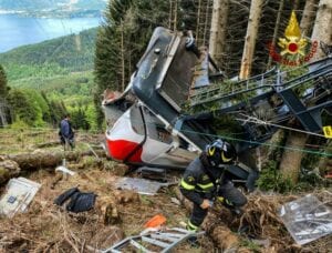 Italie : La Chute D&Rsquo;Un Téléphérique Fait 14 Morts Dont Un Enfant