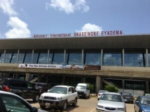 Des Prêtres Vodou Sollicités À L&Rsquo;Aéroport De Lomé Pour La Purification D&Rsquo;Un Avion