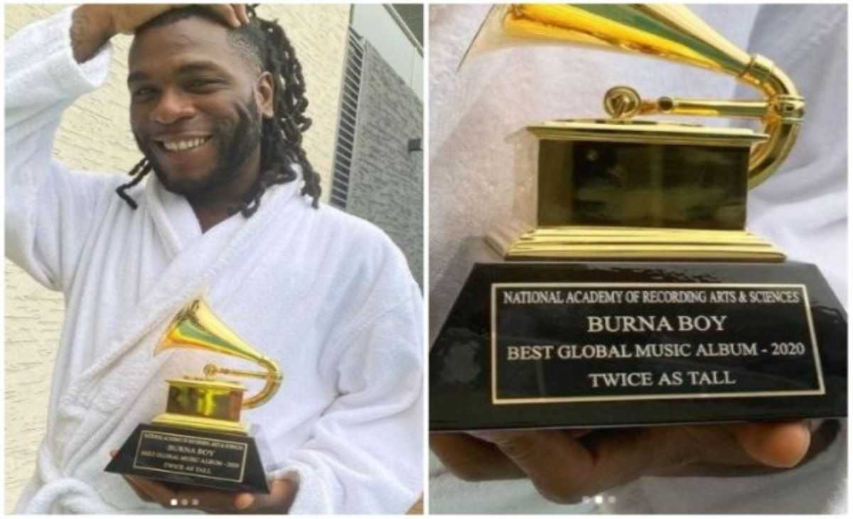 Burna Boy Reçoit Le Trophée Des Grammy Awards
