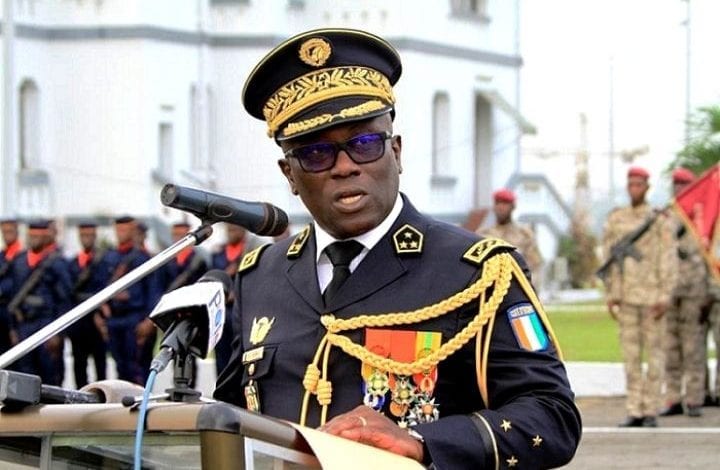 Côte dIvoirerecrutement dans larmée Le Général Doumbianon à la corruption - Côte d’Ivoire-recrutement dans l’armée/ Le Général Doumbia dit non à la corruption