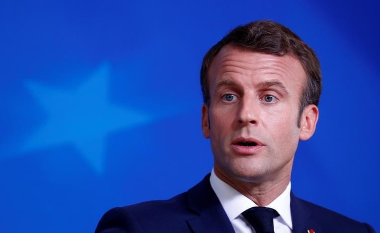 France: Emmanuel Macron Giflé Lors D’une Visite, L’agresseur Arrêté Et Son Domicile Perquisitionné