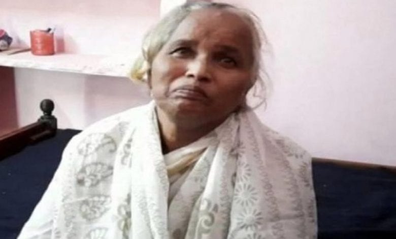 Inde: une femme qui serait décédée de Covid rentre chez elle 2 semaines après sa crémation