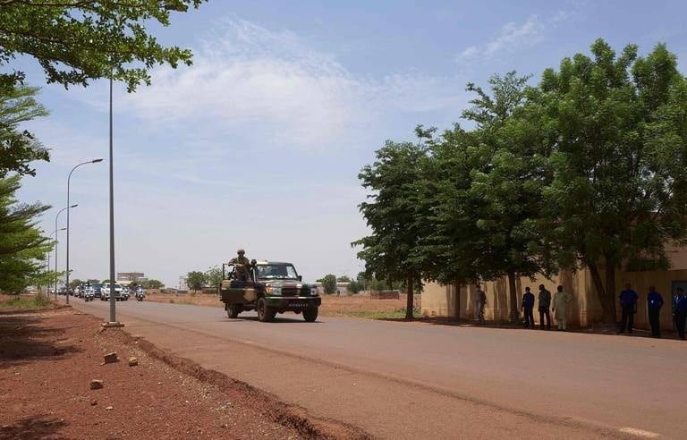 La France Suspend Ses Opérations Militaires Au Mali