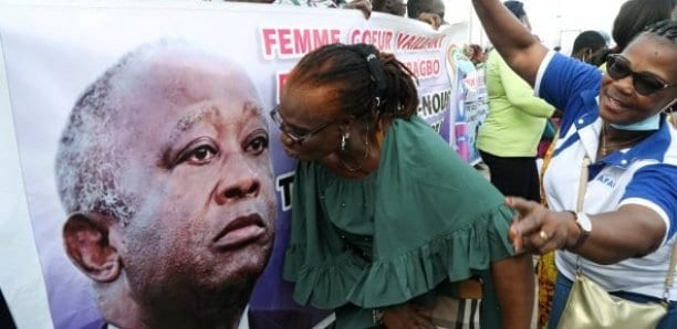 La Résidence Gbagbo Assiégée Manifestants