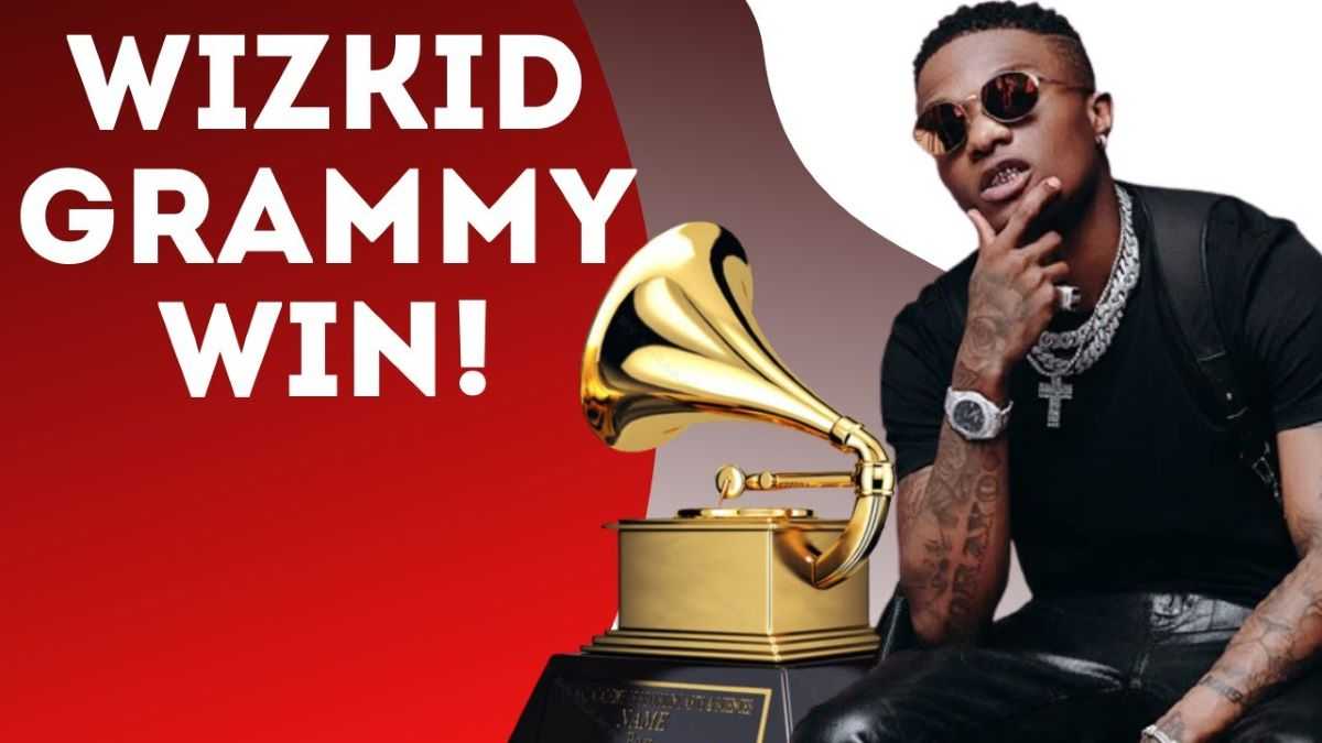 Wizkid Reçoit Sa Plaque Des Grammy Awards