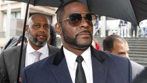 Accusé D’abus Sur Mineurs : R. Kelly Dans De Sales Draps