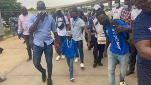 Grand P À Lomé Et Accueilli Par Une Foule( Photo) 