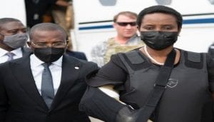 Haïti : La Première Dame De Retour Dans Son Pays Avec Un Gilet Par Balles Après Ses Soins Aux Etats-Unis-Photos