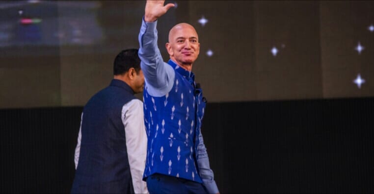 Usa : Le Milliardaire Jeff Bezos Réalise Son Rêve De L&Rsquo;Espace