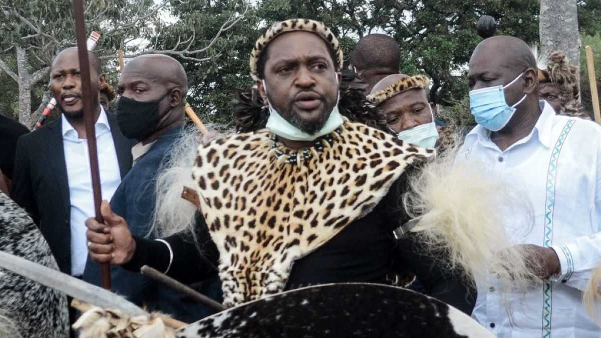 Le Roi Des Zoulou S’indigne : « Arrêtons Les Violences » En Afrique Du Sud