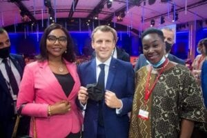 Prissy La Degameuse Aux Côtes Du Président Emmanuel Macron : La Photo Fait Jaser Sur Internet