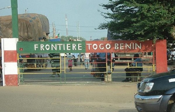 Togo-Bénin/ Frontière Fermée, Plus Rien Ne Passe, Situation Floue