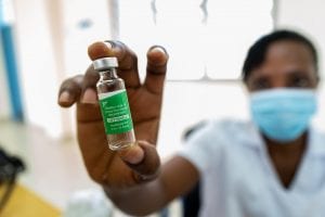 Urgent/ La France Reconnaît Enfin Le Vaccin Covishield Injecté Aux Africains