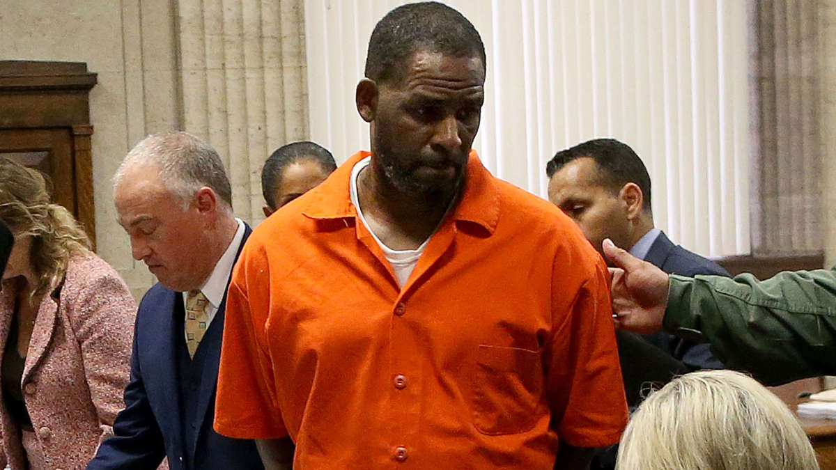 r kelly attacked in jail cell