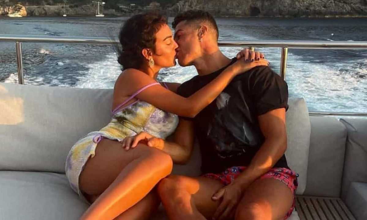 ronaldo et georgina rodriguez - Cristiano Ronaldo dit son amour pour Georgina Rodriguez et affole la Toile