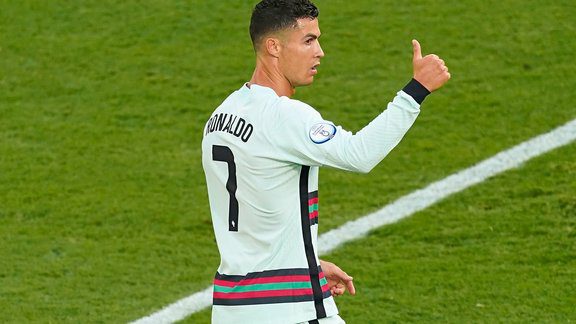 Un Club De Premier League Dégaine Une Offre Pour Récupérer Ronaldo