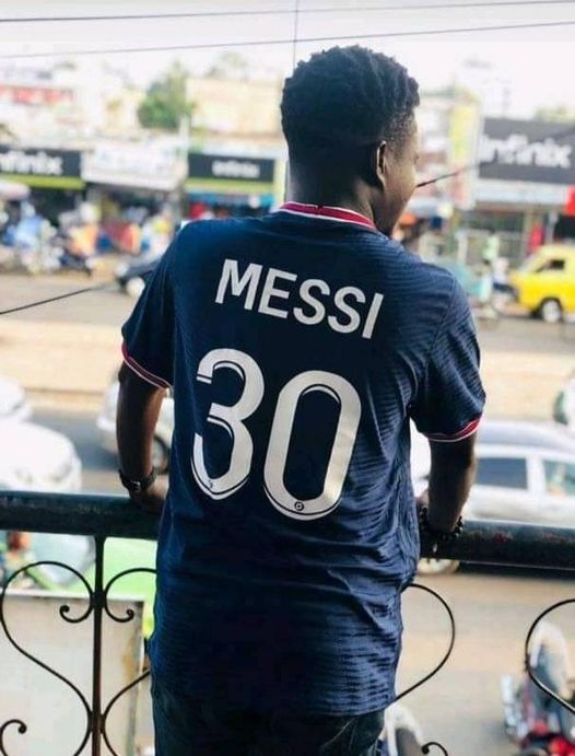 Le Maillot Parisien De Messi Est Déjà À Lomé (Photo)