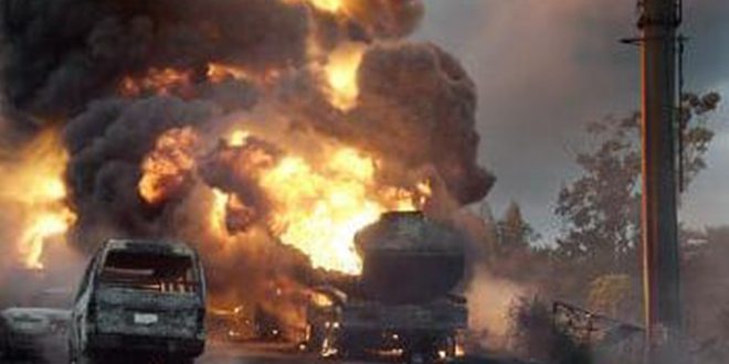 Rdc : La Collision Entre Un Camion Transportant Du Carburant Et Un Bus Fait 33 Morts