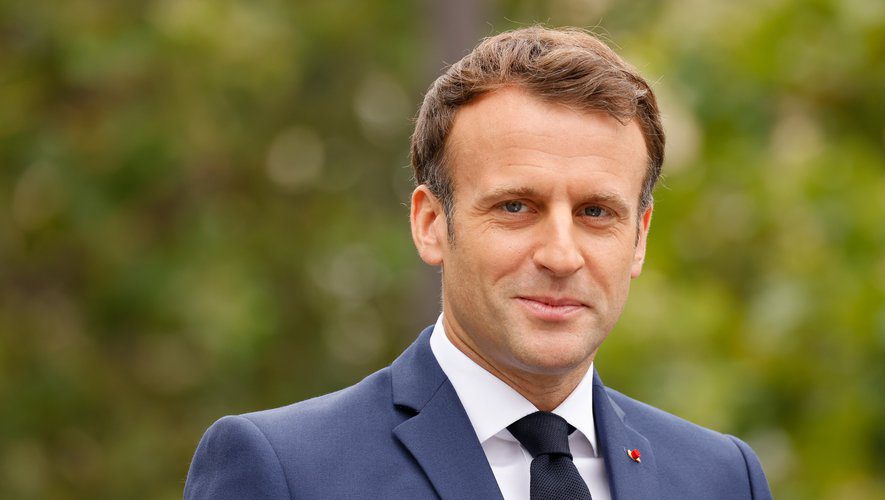 Emmanuel Macron ce surnom que lui donnent les filles de Brigitte