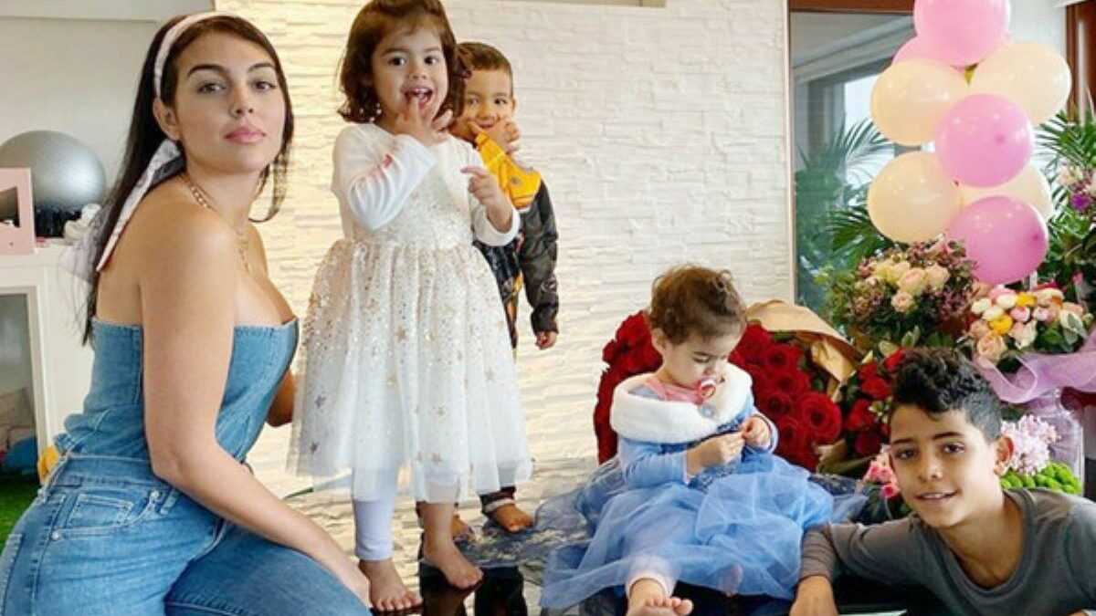 Georgina Rodríguez s’amuse avec ses enfants sans Cristiano Jr