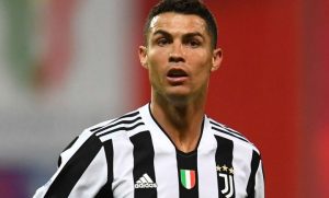 Italie: Cr7 Donne Des Frissons À Ses Supporters