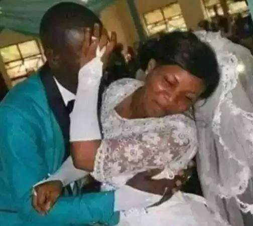 Lors de son mariage, elle refuse d’embrasser son homme (vidéo)