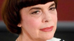 Mireille Mathieu, Une Française Dans Le Cœur Des Sénégalais