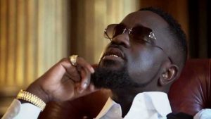 Cherté De La Vie : Sarkodie Dépense 87 000 F Cfa Pour Le Carburant De Sa Voiture