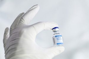 Allemagne : Une Infirmière Remplace Le Vaccin Anti-Covid Par L&Rsquo;Eau Saline Pour 8 600 Personnes