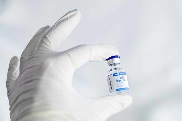 Allemagne : Une infirmière remplace le vaccin anti-covid par l’eau saline pour 8 600 personnes