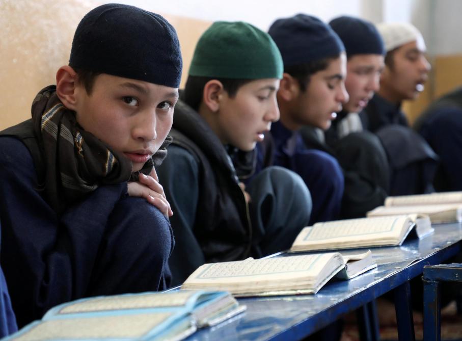 Afghanistan : les collèges et lycées rouvrent mais uniquement pour les garçons