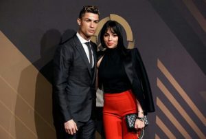 Manchester : Cristiano Ronaldo Et Sa Famille Ont Déménagé De Leur Luxueuse Maison