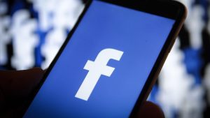 Facebook : Son Algorithme Promeut Les Contenus Polémiques (Rapport)