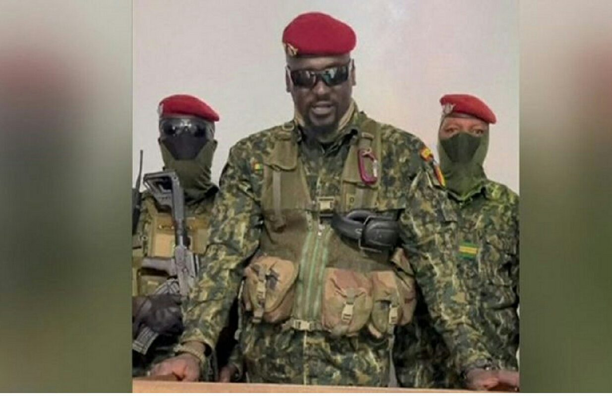 Guinee Les militaires ont commence a remplacer les autorites civiles doingbuzz - Tout savoir sur le lieutenant-colonel Mamady Doumbouya, le chef des forces spéciales