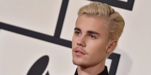 Justin Bieber Bientôt Papa ? : Ce Geste Qui Laisse Planer Le Doute