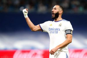 Ldc : Karim Benzema Inscrit Le 1000E But Du Real Madrid