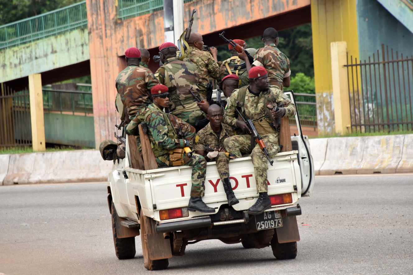 Tentative de coup d’Etat en Guinée, des putschistes affirment détenir le président Alpha Condé