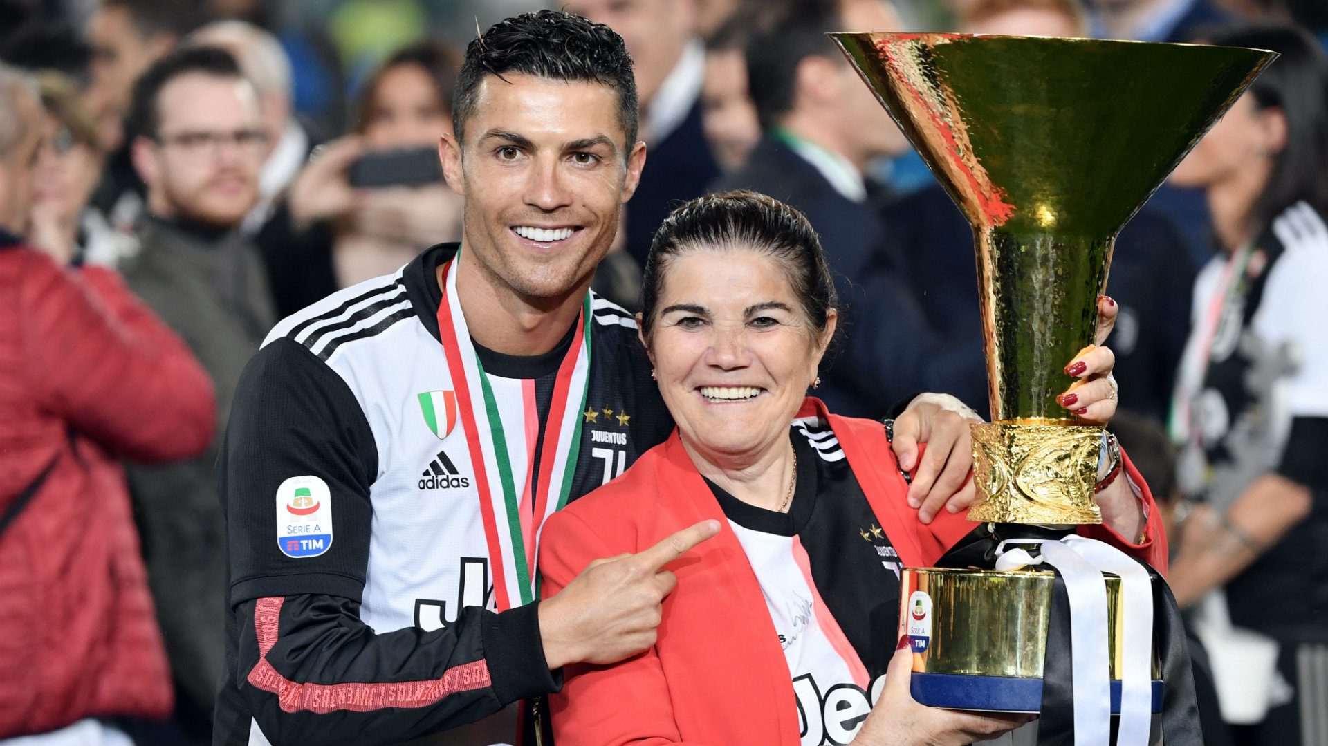 Cristiano Ronaldo : sa mère donne le nom du joueur qui est meilleur que son fils