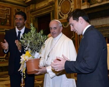 Lionel Messi : Le Pape François Lui Envoie Un Émouvant Message