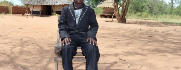 Ouganda : un enfant de 3 ans, nommé chef