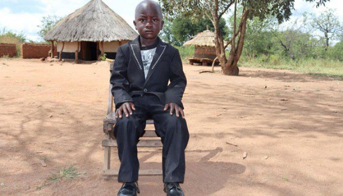 Ouganda : Un Enfant De 3 Ans, Nommé Chef