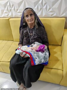 A 70 Ans, Cette Indienne Vient D&Rsquo;Avoir Son 1Er Bébé