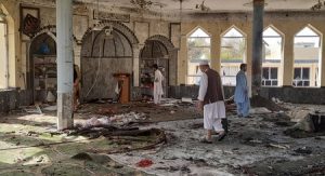 Afghanistan : Un Kamikaze Fait Des Dizaines De Morts Dans L&Rsquo;Attaque D&Rsquo;Une Mosquée