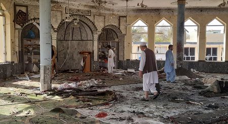 Afghanistan : Un Kamikaze Fait Des Dizaines De Morts Dans L&Rsquo;Attaque D&Rsquo;Une Mosquée