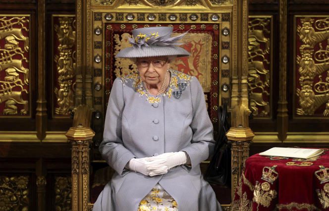 Elizabeth Ii A 95 Ans Elle Refuse Un Prix Pour Personnes Agees