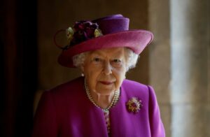 Elizabeth Ii : Nouvelles Révélations Inquiétantes