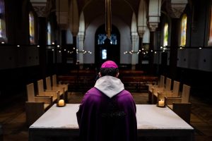 France : Une Enquête Recense Au Moins 3200 Prêtres Pédophiles Dans L&Rsquo;Église Catholique