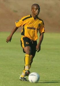 Lucky Maselesele2 209x300 - Afrique du Sud : cet ancien footballeur battu à mort pour avoir volé des câbles électriques